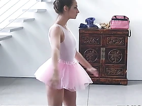 Exxxtrasmall - tiny ballerina cassidy klein copulates her tutor