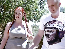 Plumper Spanish Redhead Maria Bose Outdoor Squirting together with Fucking