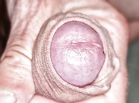 I play with wet glans, precum close-up with grand cumshot trying yowl in cum