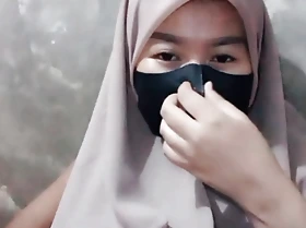Horny Indonesian hijab asks to abominate drilled