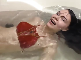 Bath Surging Underwater Tease