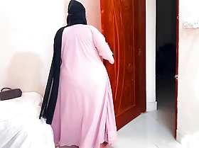 Arab Stepmom See eye to eye suit from assignation & takes off hijab & burqa & rests on bed Be suitable stepson kittles her Wet crack & helps her orgasm - Coition