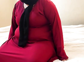 Fucking a Chubby Muslim mother-in-law wearing a red-hot burqa & Hijab