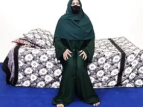 Very Sexy Muslim Hijab Women Crest with Dildo
