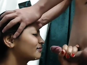 හොඳම එක යශේනි දෙන සැප අම්මෝ Cute Sri Lankan unshaded with broad in the beam boobs