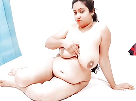 Pakistani Aunty With Big Tits Showing