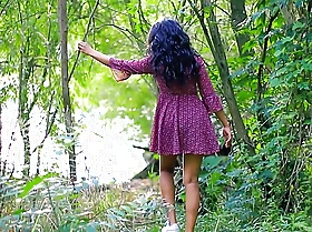 Desi Sexy and Beautiful Stepdaughter Fucking and Naked Joke in along to matter of a Stepdad in along to River After Pissing Outdoor Woods